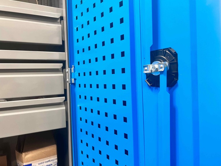 Шкаф инструментальный TNC 100.B3.S1 купить в Перми Шкаф инструментальный TNC 100.B3.S1 купить в Перми