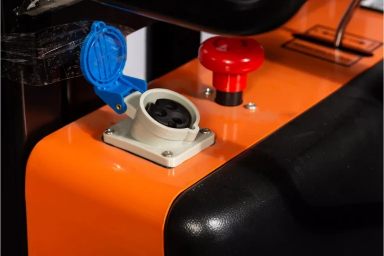 Штабелер с электроподъемом 1,5 т - 2,5 м Вилы: 1100 , Гелевая АКБ, SPN1525 SIBLINE купить в Перми Штабелер с электроподъемом 1,5 т - 2,5 м Вилы: 1100 , Гелевая АКБ, SPN1525 SIBLINE купить в Перми