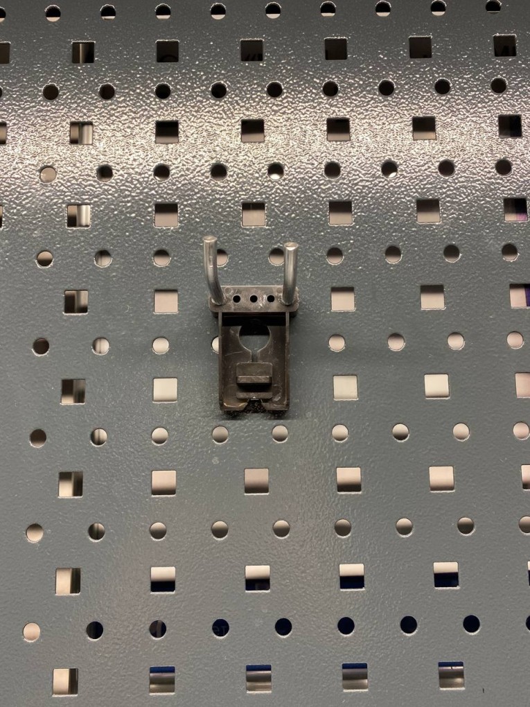 Крючок двойной 38 мм купить в Перми