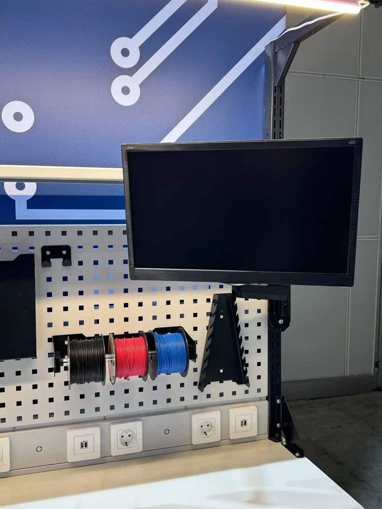 Кронштейн для монитора DBL купить в Перми Кронштейн для монитора DBL купить в Перми